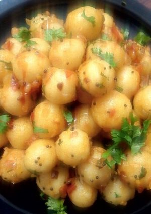 A picture of Steamed Spicy Rice Balls.