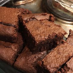 A picture of Brownies with Bananas and Coconut & Carob Butter.