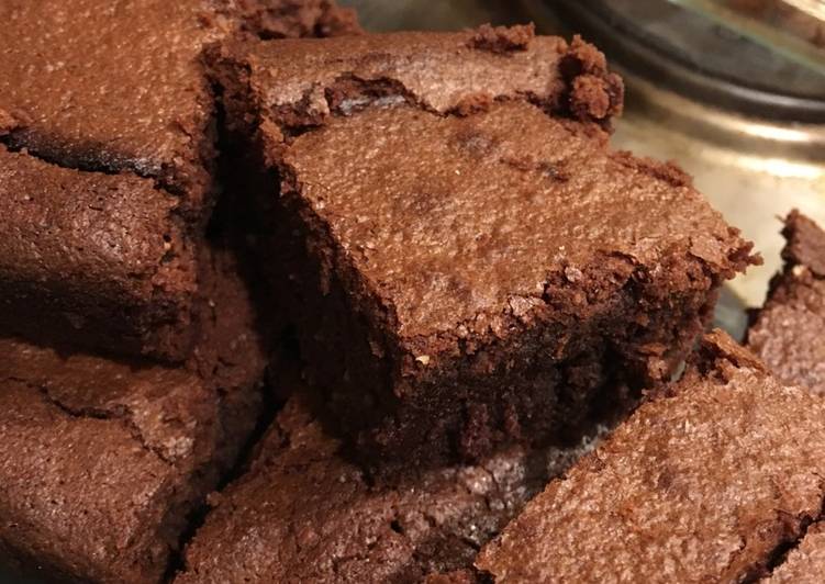 Brownies with Bananas and Coconut &amp; Carob Butter