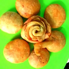 A picture of Moong dal khasta kachori.