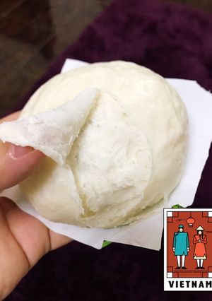 Hình của món Bánh bao mềm mịn bông xốp tách vỏ.