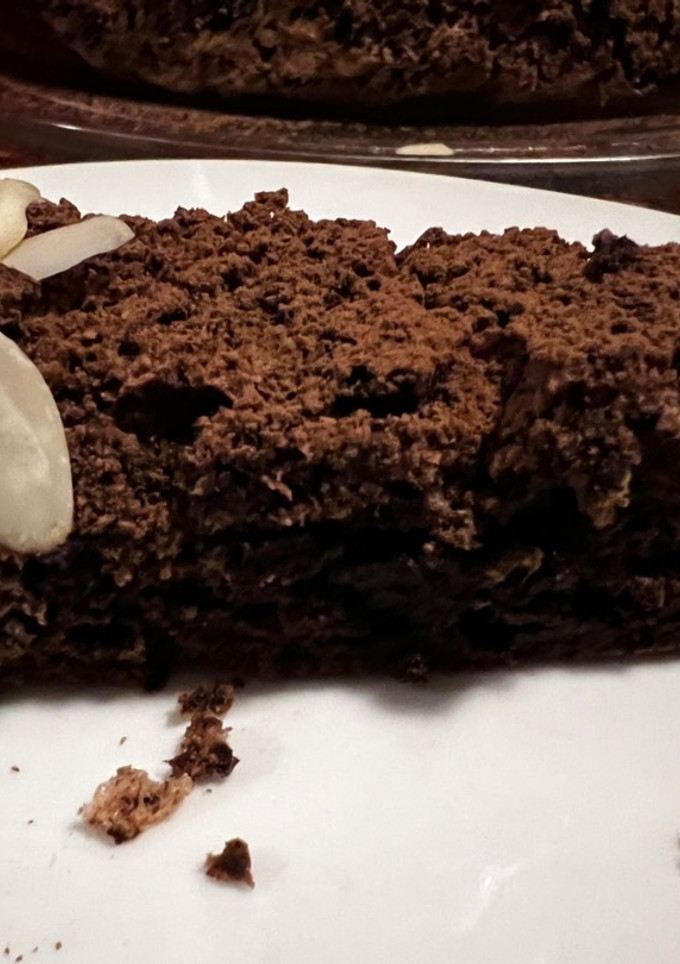 Una foto de TORTA de CHOCOLATE y ALMENDRAS sin gluten