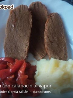 Una foto de Seitán asado con puré de patatas