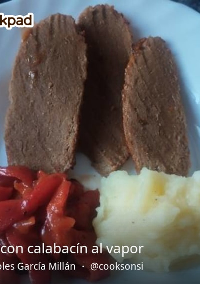 Una foto de Seitán asado con puré de patatas