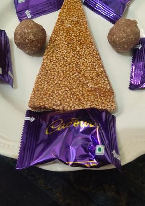 A picture of Til ki Chikki 😋😋.