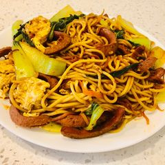 A picture of Sausage Stir Fry Noodles.