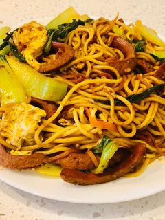 A picture of Sausage Stir Fry Noodles.