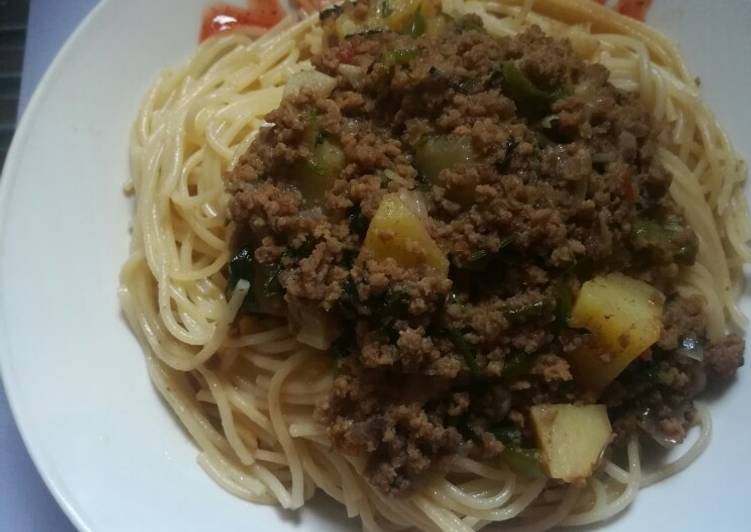 Simple Way to  Spaghetti and minced meat