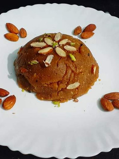 आटे का हलवा (atte ka halwa recipe in Hindi) रेसिपी मुख्य फोटो