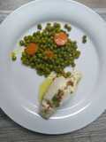 Lomo de bacalao con guisantes