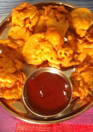 A picture of Aloo pyaz ki pakore.