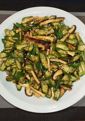 鮮菇秋葵 的食譜成品照片