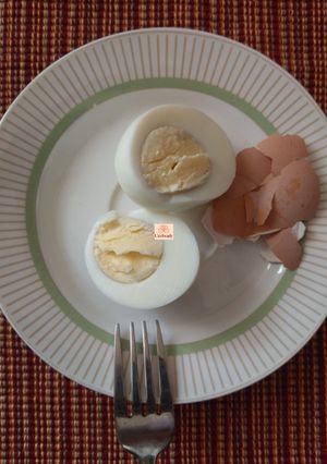 A picture of Hard-boiled eggs.