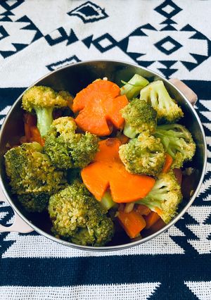無水 青花菜炒紅蘿蔔 - 快煮鍋10分鐘料理 的食譜成品照片