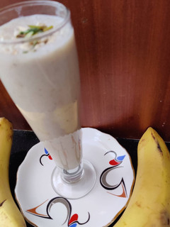बनाना शेक (Banana shake recipe in hindi) रेसिपी मुख्य फोटो