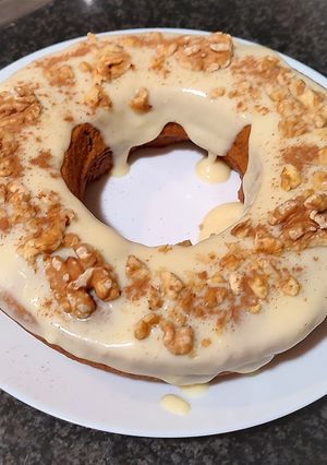 Una foto de Bizcocho zanahorias🥕 y nueces cobertura queso chocolate blanco