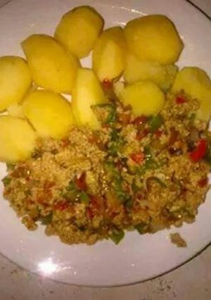 Dafeffen Dankali da miyan egg ainihin hoton girkin