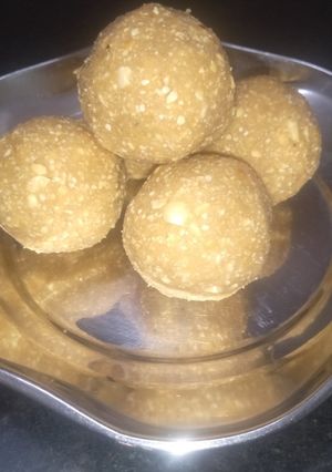 લાડુ(Ladoo Recipe in Gujarati) રેસીપી મુખ્ય ફોટો