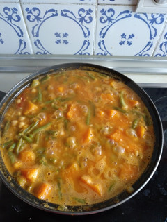 Una foto de Potaje de calabaza y judías verdes