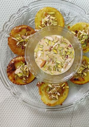 मालपुआ रबड़ी(malpua rabdi recipe in Hindi) रेसिपी मुख्य फोटो