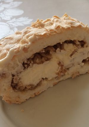 Gesztenyés habcsókrolád recept fotója