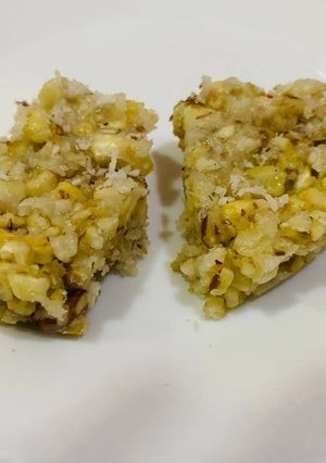 नारियल की बर्फी (Nariyal ki barfi recipe in Hindi) रेसिपी मुख्य फोटो