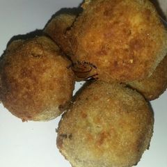 A picture of Yam balls.