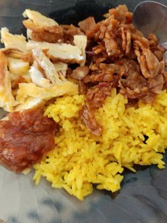 Foto resep Nasi kuning rice cooker