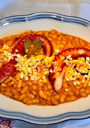 Foto principal de Pulpo con alubias blancas