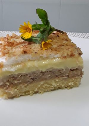 O poză a rețetei Prăjitură cu mere și cremă de vainille.