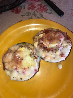 Una foto de Zapallito relleno con carne y salsa blanca 😋