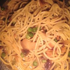 A picture of Noodles.