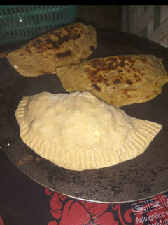A picture of MMC# Post-3 matar paneer, cheesy parantha.