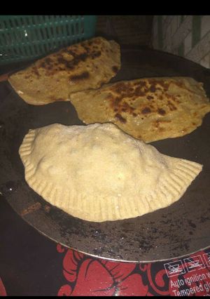 A picture of MMC# Post-3 matar paneer, cheesy parantha.