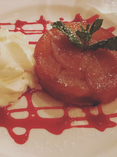 Una foto de Tarta invertida de Manzanas