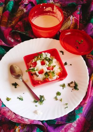 A picture of Creamy curd rice.