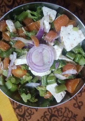 A picture of Proteen salad.