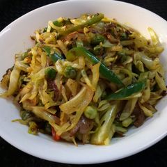A picture of Cabbage green peas stir fry.