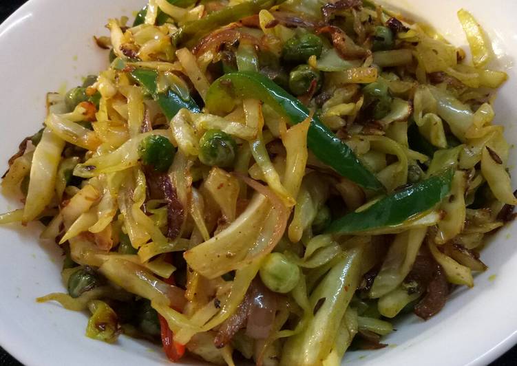 Cabbage green peas stir fry