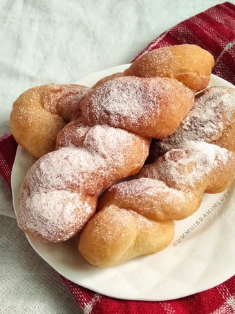 Bagaimana Menyiapkan Kkwabaegi (꽈배기) yang Enak Banget