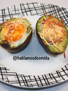 Una foto de Aguacates rellenos
