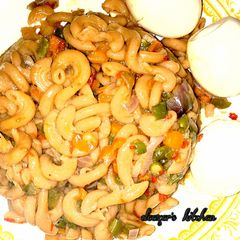 Jollof macroni A picture of Jollof macroni.