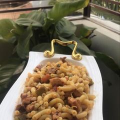 A picture of Juicy tomato pasta.