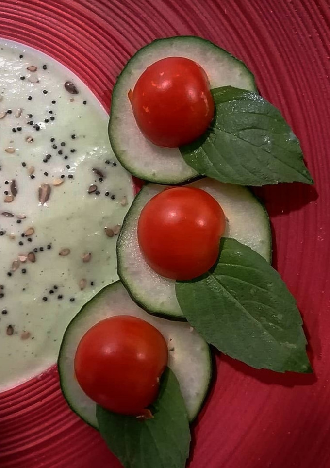 Una foto de Sopa fría de pepino