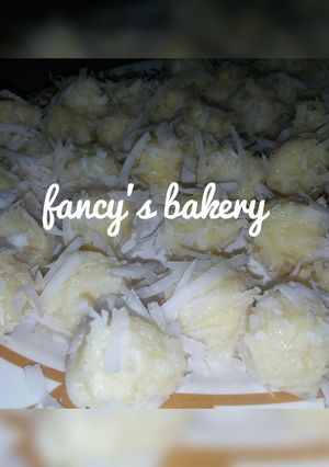 A picture of Coconuts laddu.