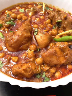 A picture of Lahori murg chanay.