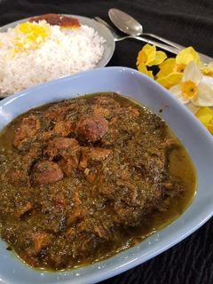 عکسی از دستور خورش آلو اسفناج