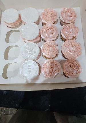 A picture of Vanilla cupcakes.