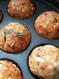 A picture of Sabudana wada in appe pan.