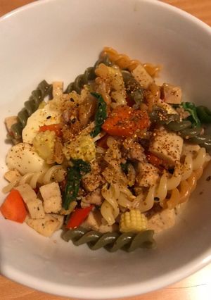 รูปของ ฟูซิลลี่ผัดกะเพราหมูสับ หมูยอ เต้าหู้ไข่